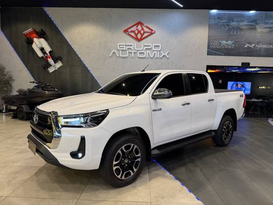 TOYOTA HILUX 2.8 D-4D TURBO DIESEL CD SRV 4X4 AUTOMÁTICO